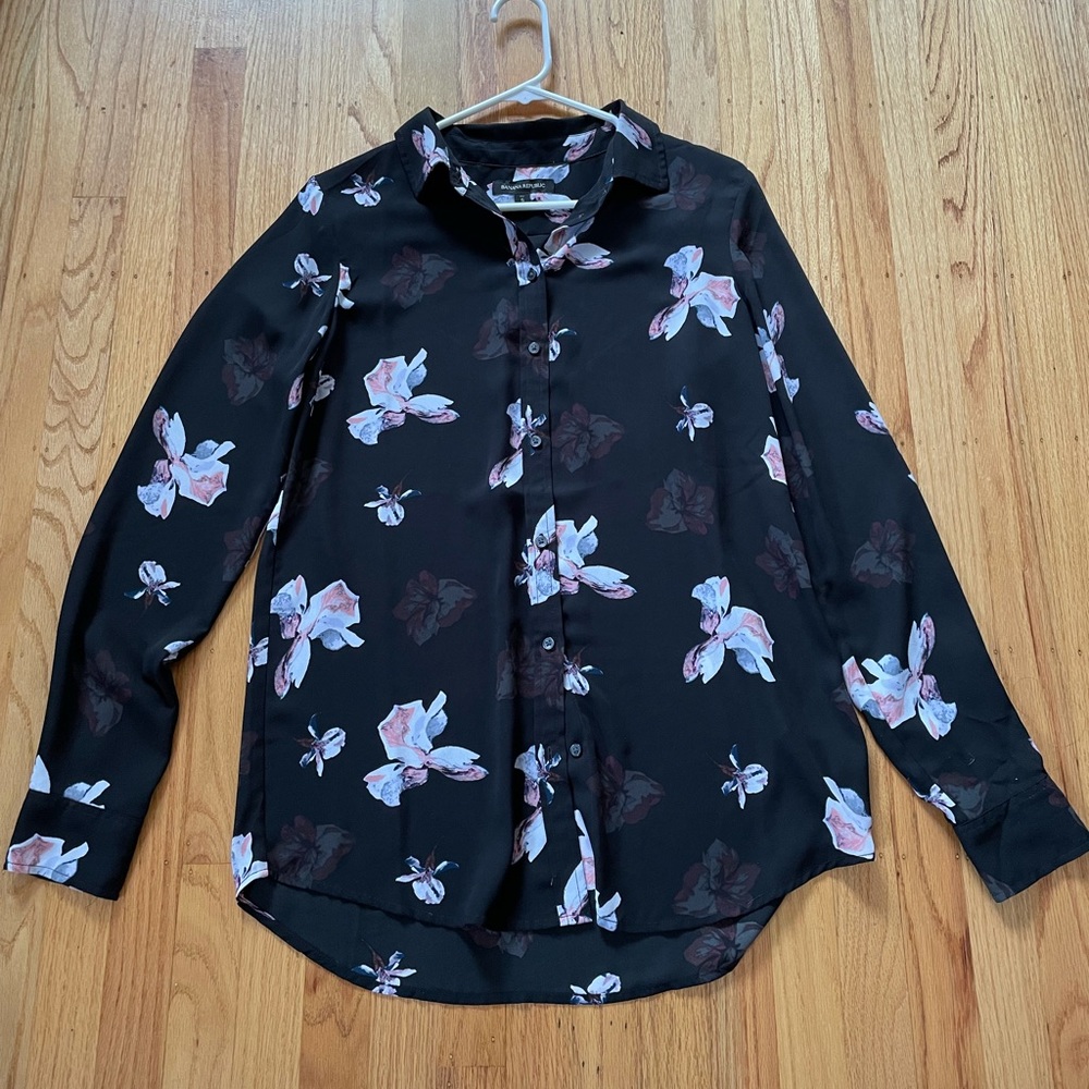 Banana Republic Women’s Button Down Floral Shirt S